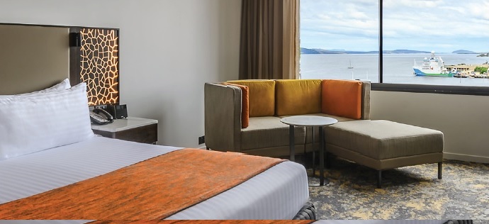 Crowne Hotel